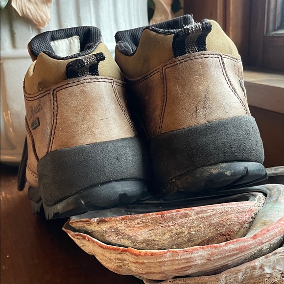 L.L. Bean Hiking Boots (classic! 🤩) - Picture 9 of 9